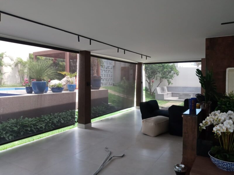 Toldo vertical modelo cortina com tela solar 5% plus - Image 6