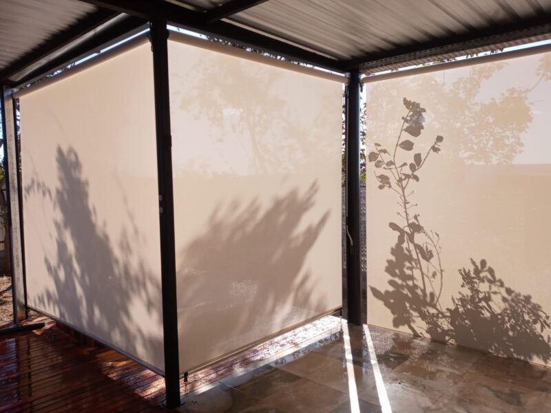 Toldo vertical modelo cortina com tela solar 5% plus - Image 8