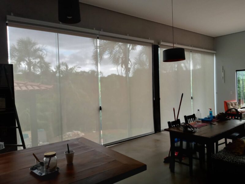 Toldo vertical modelo cortina com tela solar 5% plus - Image 18