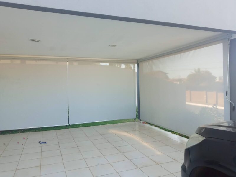 Toldo vertical modelo cortina com tela solar 5% plus - Image 25