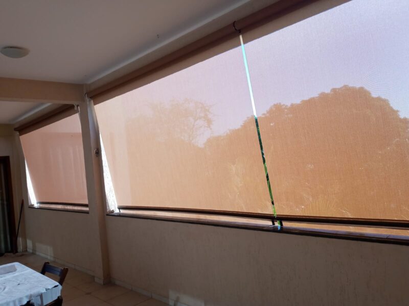 Toldo vertical modelo cortina com tela solar 5% plus - Image 29