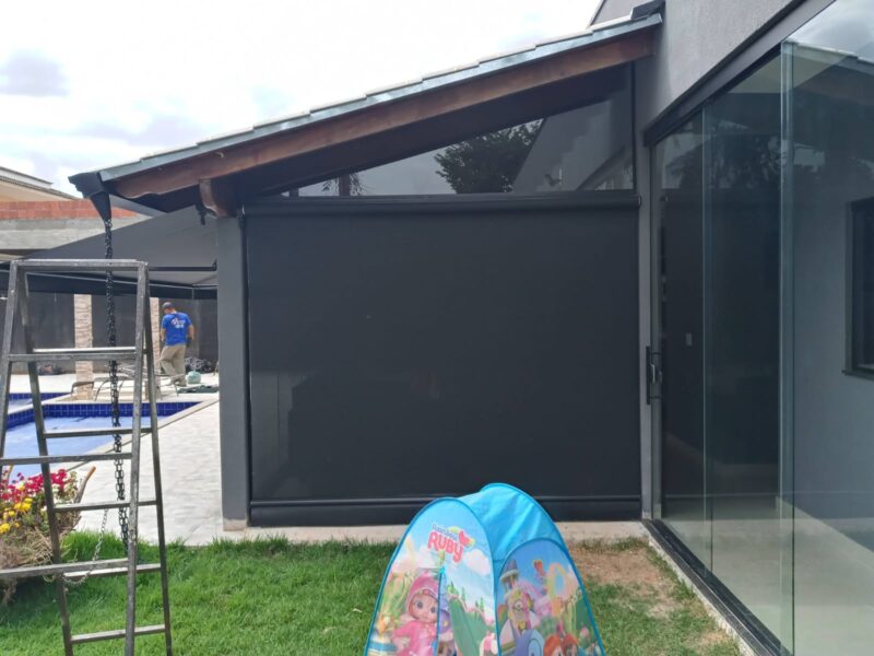 Toldo vertical modelo cortina com tela solar 5% plus - Image 32