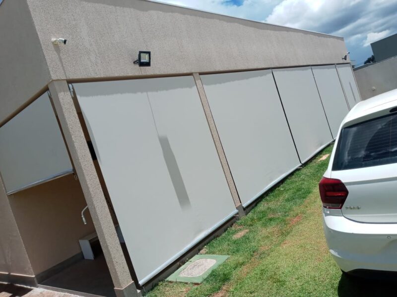 Toldo vertical modelo cortina com tela solar 5% plus - Image 34