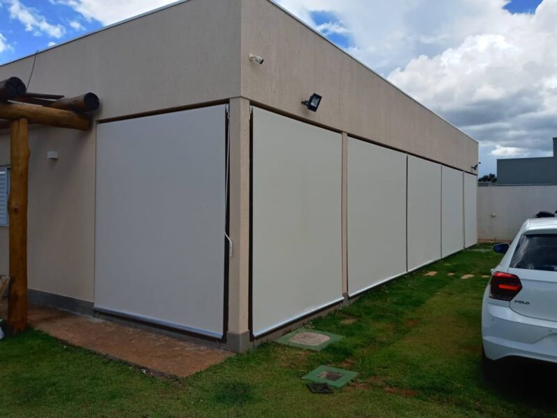 Toldo vertical modelo cortina com tela solar 5% plus - Image 36