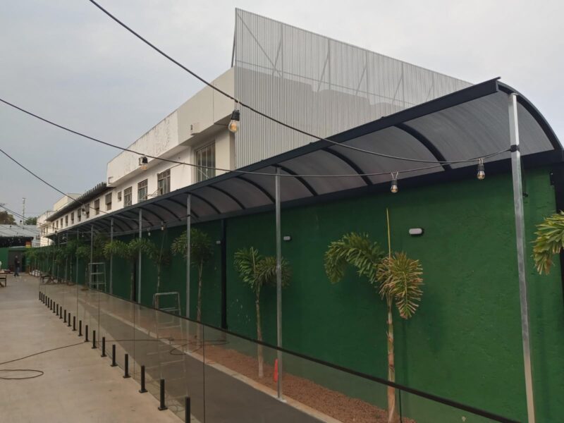 Estruras fixas e móveis revestidas em policarbonato - Image 14